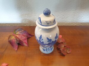 Urne chinoise en porcelaine fleurie – Image 3