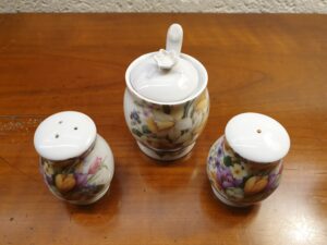 Ménagère ancienne en porcelaine – Image 4
