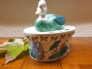 Terrine art asiatique en barbotine – Image 3