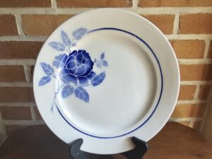 Plat Ancien Rosine