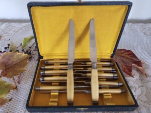 Coffret Ancien de Couteaux